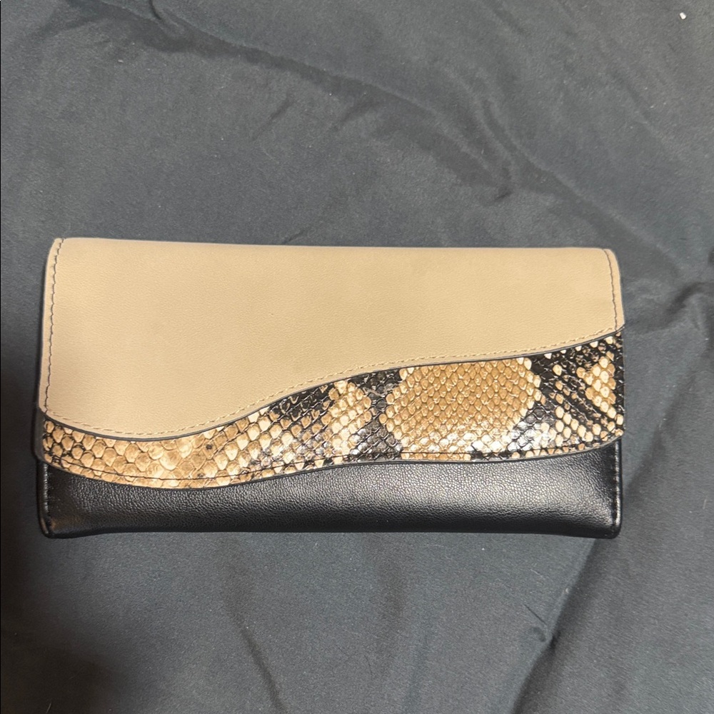 Elegant Tan and Black Clutch